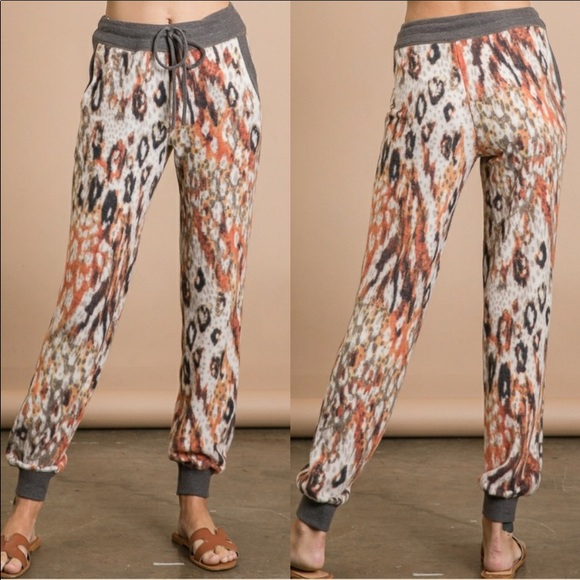 🤎🧡💛🌼🌻Multi Animal Print Joggers - Picture 5 of 14